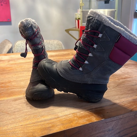 North face big girls boots - Picture 2 of 5